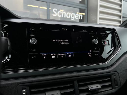 Volkswagen Polo R-Line Edition Inclusief €2000,- inruilvoordeel | 'App-Connect' draadloze smartphone integratie |... ActivLease financial lease