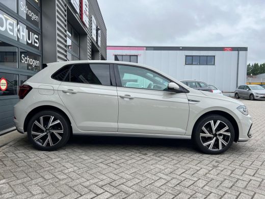 Volkswagen Polo R-Line Edition Inclusief €2000,- inruilvoordeel | 'App-Connect' draadloze smartphone integratie |... ActivLease financial lease