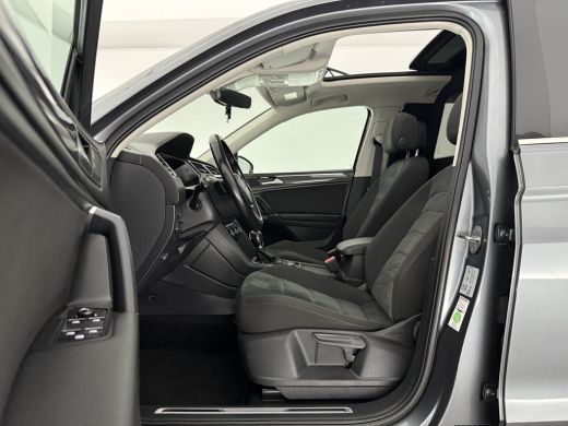 Volkswagen Tiguan 2.0 TDI 4 Motion R-Line | GRIJS KENTEKEN | 240PK Pano LED Head up Display Clima Cruise Camera Car... ActivLease financial lease