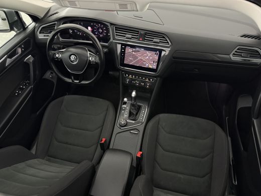 Volkswagen Tiguan 2.0 TDI 4 Motion R-Line | GRIJS KENTEKEN | 240PK Pano LED Head up Display Clima Cruise Camera Car... ActivLease financial lease