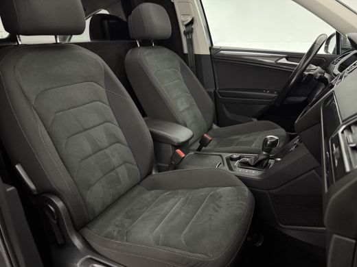 Volkswagen Tiguan 2.0 TDI 4 Motion R-Line | GRIJS KENTEKEN | 240PK Pano LED Head up Display Clima Cruise Camera Car... ActivLease financial lease