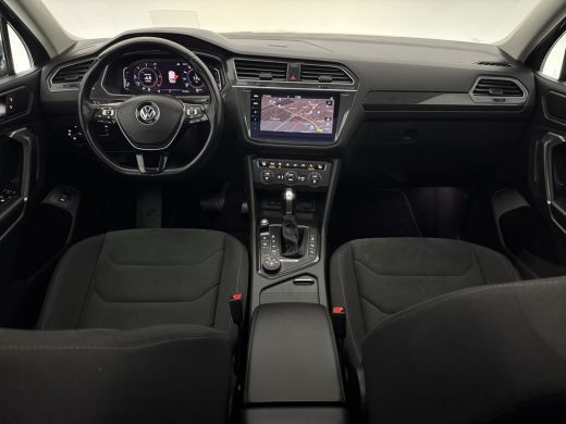 Volkswagen Tiguan 2.0 TDI 4 Motion R-Line | GRIJS KENTEKEN | 240PK Pano LED Head up Display Clima Cruise Camera Car... ActivLease financial lease