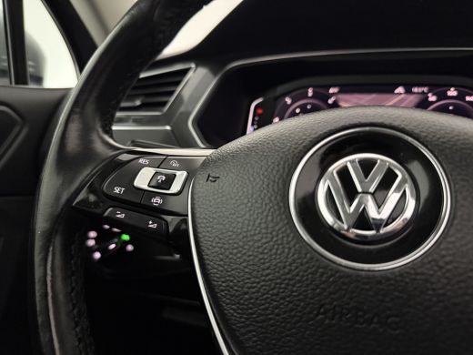 Volkswagen Tiguan 2.0 TDI 4 Motion R-Line | GRIJS KENTEKEN | 240PK Pano LED Head up Display Clima Cruise Camera Car... ActivLease financial lease