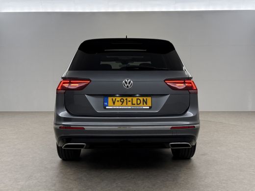 Volkswagen Tiguan 2.0 TDI 4 Motion R-Line | GRIJS KENTEKEN | 240PK Pano LED Head up Display Clima Cruise Camera Car... ActivLease financial lease