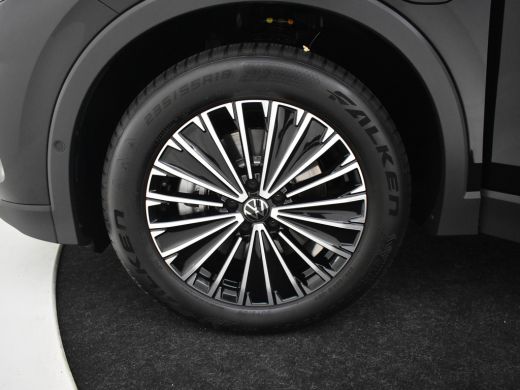Volkswagen Tiguan 1.4 TSI eHybrid Business 204pk | Panorama dak | Trekhaak | Park assist | 360 camara | Navigatie |... ActivLease financial lease