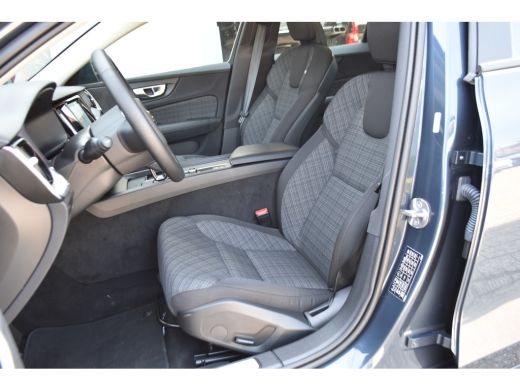 Volvo  V60 B3 Essential Edition | BLIS | Climate Pack | Trekhaak | ActivLease financial lease