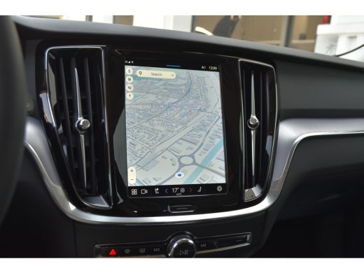 Volvo  V60 B3 Essential Edition | BLIS | Climate Pack | Trekhaak | ActivLease financial lease