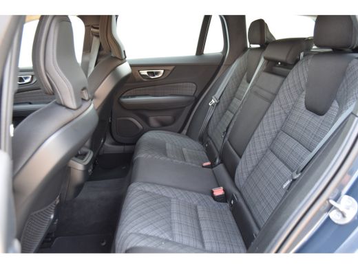 Volvo  V60 B3 Essential Edition | BLIS | Climate Pack | Trekhaak | ActivLease financial lease