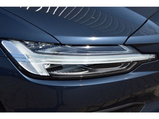 Volvo  V60 B3 Essential Edition | BLIS | Climate Pack | Trekhaak | ActivLease financial lease