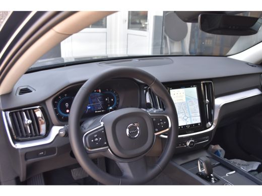 Volvo  V60 B3 Essential Edition | BLIS | Climate Pack | Trekhaak | ActivLease financial lease