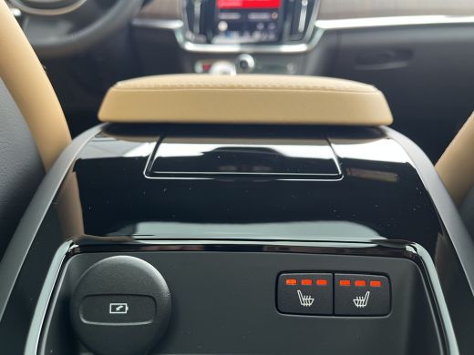 Volvo  V90 kombi T8 AWD Ultra Dark Executive Edition | Achteruitrijcamera met 360° Surround View | Beglazing... ActivLease financial lease