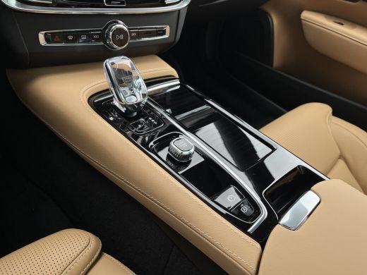 Volvo  V90 kombi T8 AWD Ultra Dark Executive Edition | Achteruitrijcamera met 360° Surround View | Beglazing... ActivLease financial lease