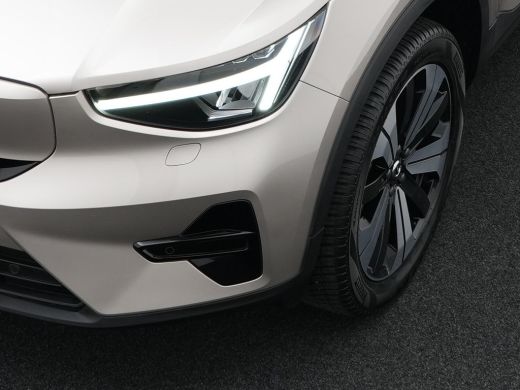 Volvo  XC40 Recharge Core 70 kWh | Climate Pack: Warmtepomp | Stuur/Stoelverwarming | Getint-Glas | Camera | ... ActivLease financial lease