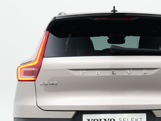 Volvo  XC40 Recharge Core 70 kWh | Climate Pack: Warmtepomp | Stuur/Stoelverwarming | Getint-Glas | Camera | ... ActivLease financial lease