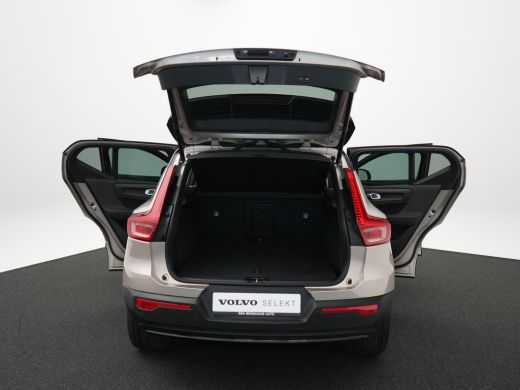 Volvo  XC40 Recharge Core 70 kWh | Climate Pack: Warmtepomp | Stuur/Stoelverwarming | Getint-Glas | Camera | ... ActivLease financial lease