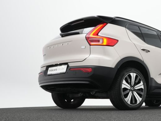 Volvo  XC40 Recharge Core 70 kWh | Climate Pack: Warmtepomp | Stuur/Stoelverwarming | Getint-Glas | Camera | ... ActivLease financial lease