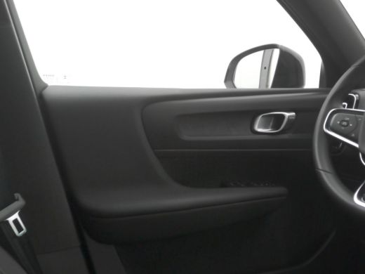 Volvo  XC40 Recharge Core 70 kWh | Climate Pack: Warmtepomp | Stuur/Stoelverwarming | Getint-Glas | Camera | ... ActivLease financial lease