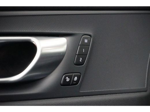 Volvo  XC60 2.0 T6 Plug-in hybrid AWD Plus Bright | Panoramadak | 21" | Elek stoelen | BLIS | Trekhaak | Adap... ActivLease financial lease