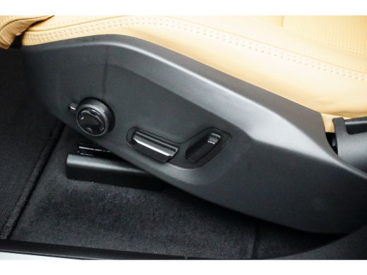 Volvo  XC60 2.0 T6 Plug-in hybrid AWD Plus Dark | Luchtvering | Stoelventilatie | 360° Camera | Panoramadak |... ActivLease financial lease