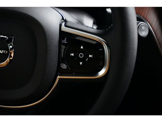 Volvo  XC60 2.0 T6 Plug-in hybrid AWD Plus Dark | Luchtvering | Stoelventilatie | 360° Camera | Panoramadak |... ActivLease financial lease