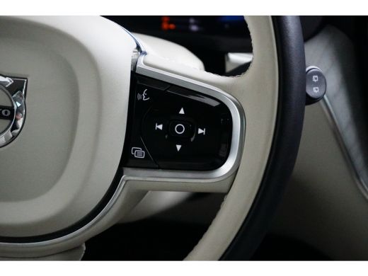Volvo  XC60 2.0 T6 Plug-in hybrid AWD Plus Dark | Panoramadak | Stoel- & stuurverwarming | Keyless | 20" | Ca... ActivLease financial lease
