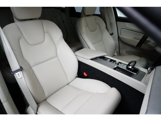 Volvo  XC60 2.0 T6 Plug-in hybrid AWD Plus Dark | Panoramadak | Stoel- & stuurverwarming | Keyless | 20" | Ca... ActivLease financial lease