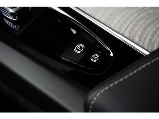 Volvo  XC60 2.0 T6 Plug-in hybrid AWD Plus Dark | Sportstoelen | Panoramadak | Trekhaak | Elek. stoelen + geh... ActivLease financial lease