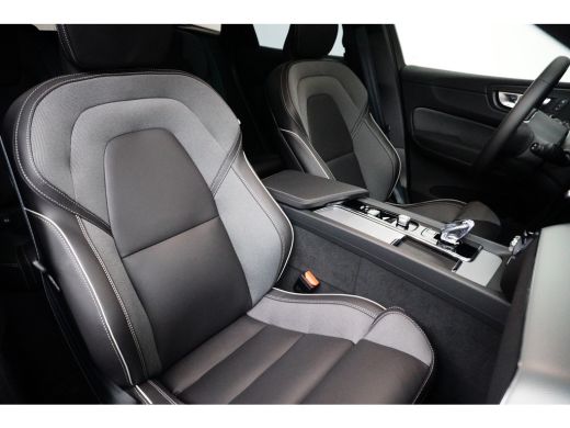 Volvo  XC60 2.0 T6 Plug-in hybrid AWD Plus Dark | Sportstoelen | Panoramadak | Trekhaak | Elek. stoelen + geh... ActivLease financial lease