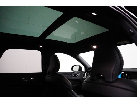Volvo  XC60 2.0 T6 Plug-in hybrid AWD Plus Dark | Sportstoelen | Panoramadak | Trekhaak | Elek. stoelen + geh... ActivLease financial lease