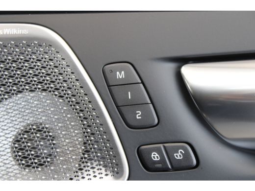 Volvo  XC60 T6 350PK Ultra Black Edition | Full Option | B&W Audio | Luchtvering | Panoramadak | 360° | Massa... ActivLease financial lease