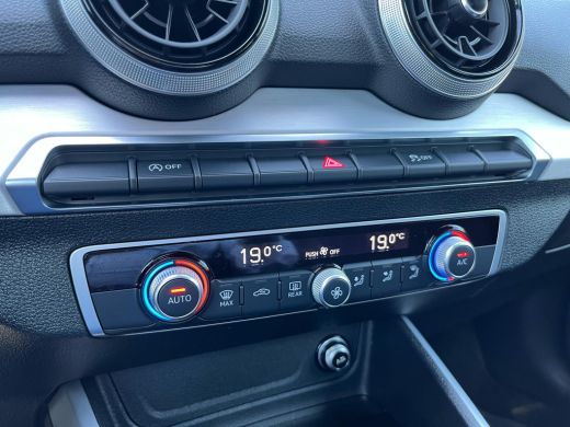 Audi Q2 35 150PK S-Tronic TFSI S Edition | Optiekpakket zwart | Audi Sound | Privacy glas | PDC achter | ... ActivLease financial lease