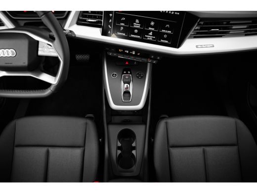 Audi Q4 e-tron Edition | Achterklep, automatisch bedienbaar | Achteruitrijcamera | Adaptive cruise control ActivLease financial lease