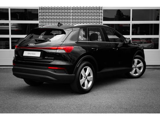 Audi Q4 e-tron Edition | Achterklep, automatisch bedienbaar | Achteruitrijcamera | Adaptive cruise control ActivLease financial lease