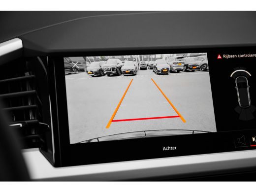 Audi Q4 e-tron Edition | Achterklep, automatisch bedienbaar | Achteruitrijcamera | Adaptive cruise control ActivLease financial lease