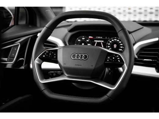 Audi Q4 e-tron Edition | Achterklep, automatisch bedienbaar | Achteruitrijcamera | Adaptive cruise control ActivLease financial lease