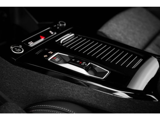 Audi Q6 e-tron S edition | Adaptive cruise control | Audi sound system | Audi virtual cockpit plus ActivLease financial lease