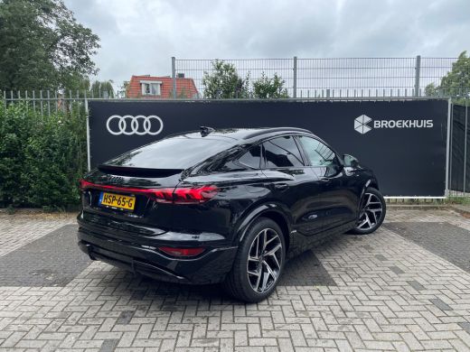 Audi Q6 e-tron S edition performance 100 kWh/Stoelventilatie/Trekhaak/Panoramadak/Rode remschoenen/ 21 inch Audi... ActivLease financial lease