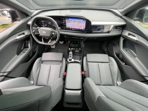 Audi Q6 e-tron S edition performance 100 kWh/Stoelventilatie/Trekhaak/Panoramadak/Rode remschoenen/ 21 inch Audi... ActivLease financial lease