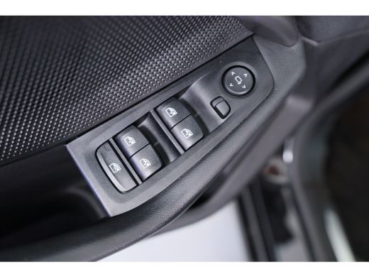 BMW 2 Serie Gran Coupé 218i Business Edition | Sport-Line | LED | Navi | Clima | Sportstoelen | Parkeersensor... ActivLease financial lease