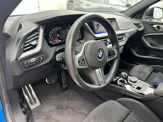 BMW 2 Serie Gran Coupé 218i Executive Edition | Achterbank in delen neerklapbaar | Achteropkomend verkeer waa... ActivLease financial lease