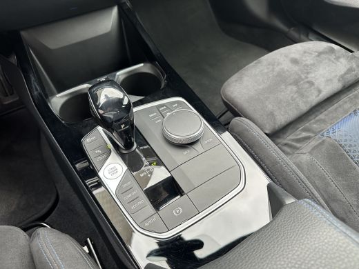 BMW 2 Serie Gran Coupé 218i Executive Edition | Achterbank in delen neerklapbaar | Achteropkomend verkeer waa... ActivLease financial lease