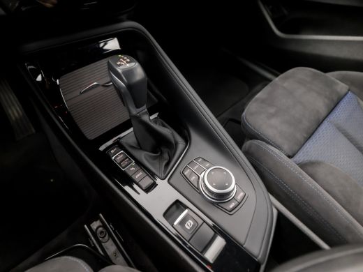 BMW X1 xDrive25e Sportline 221Pk Automaat (GROOT NAVI, CLIMATE, ALCANTARA, GETINT GLAS, ELEK ACHTERKLEP,... ActivLease financial lease