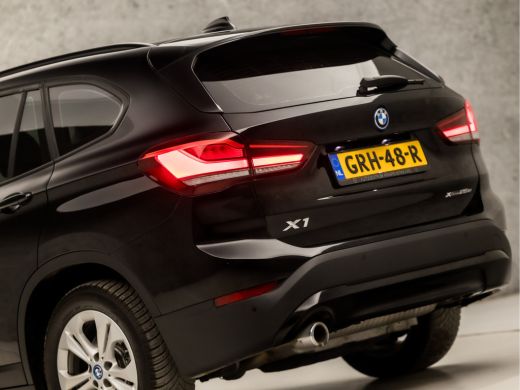 BMW X1 xDrive25e Sportline 221Pk Automaat (GROOT NAVI, CLIMATE, ALCANTARA, GETINT GLAS, ELEK ACHTERKLEP,... ActivLease financial lease