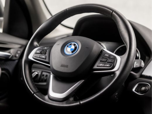 BMW X1 xDrive25e Sportline 221Pk Automaat (GROOT NAVI, CLIMATE, ALCANTARA, GETINT GLAS, ELEK ACHTERKLEP,... ActivLease financial lease