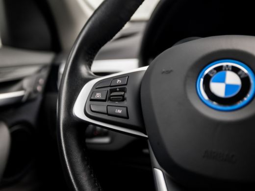 BMW X1 xDrive25e Sportline 221Pk Automaat (GROOT NAVI, CLIMATE, ALCANTARA, GETINT GLAS, ELEK ACHTERKLEP,... ActivLease financial lease