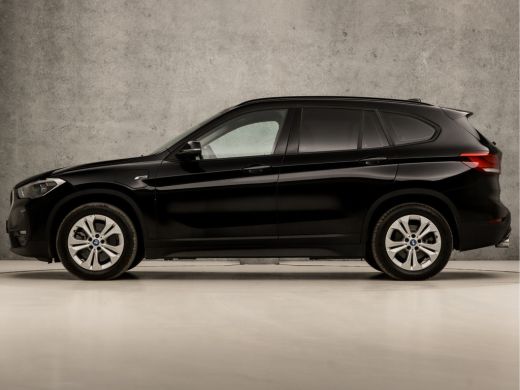 BMW X1 xDrive25e Sportline 221Pk Automaat (GROOT NAVI, CLIMATE, ALCANTARA, GETINT GLAS, ELEK ACHTERKLEP,... ActivLease financial lease