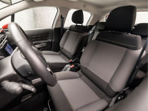 Citroën C3 1.2 PureTech C-Series Automaat (APPLE CARPLAY, GROOT NAVI, CRUISE, PARKEERSENSOREN, SPORTSTOELEN,... ActivLease financial lease