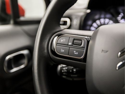 Citroën C3 1.2 PureTech C-Series Automaat (APPLE CARPLAY, GROOT NAVI, CRUISE, PARKEERSENSOREN, SPORTSTOELEN,... ActivLease financial lease