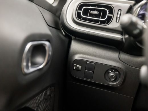 Citroën C3 1.2 PureTech C-Series Automaat (APPLE CARPLAY, GROOT NAVI, CRUISE, PARKEERSENSOREN, SPORTSTOELEN,... ActivLease financial lease