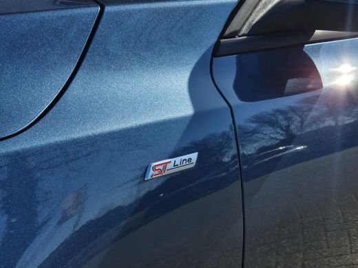 Ford Focus 1.0 EcoB ST Line X 155 PK Automaat | Winter Pack | 18 inch ActivLease financial lease